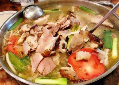 富源酸汤猪脚肉火锅的做法